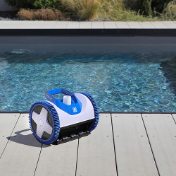 Robot de piscine et accessoires de nettoyage